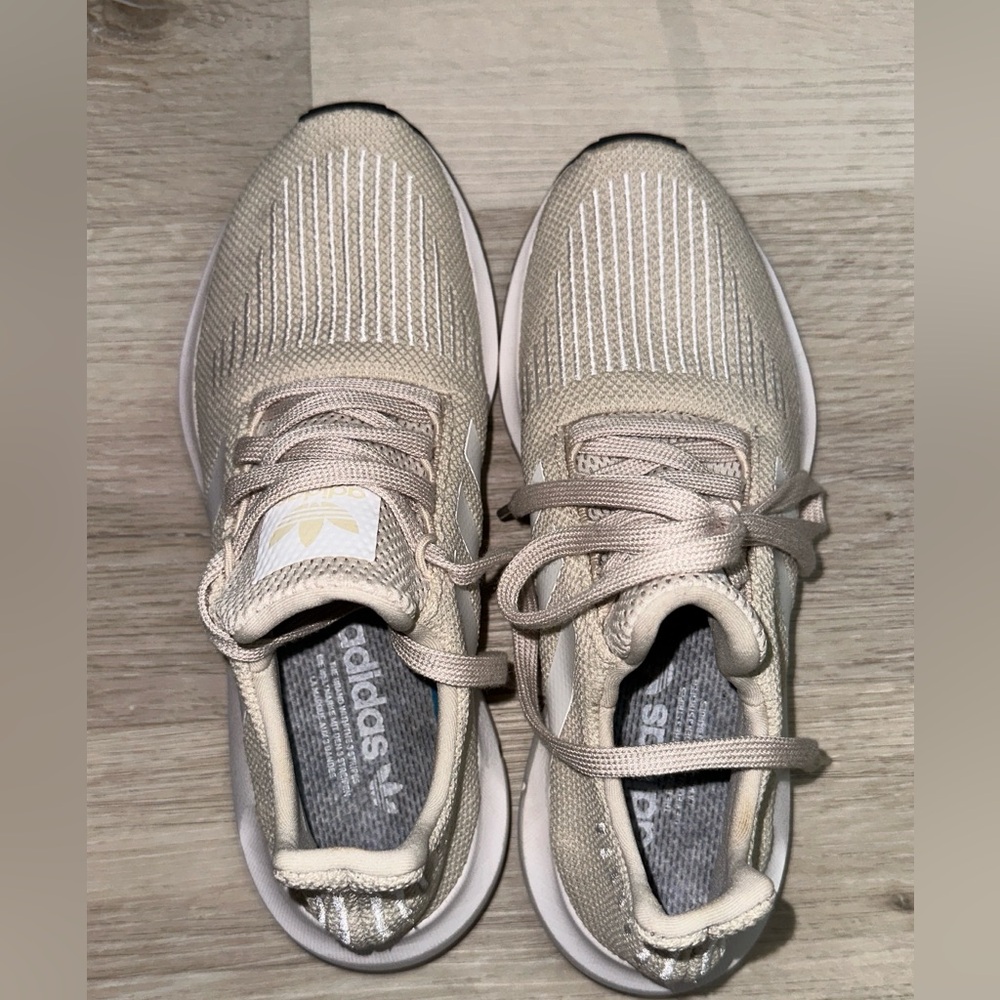 Adidas women’s sneaker size 9